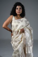 Floral silk saree with ruffle design - Image 2