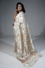 Floral silk saree with ruffle design - Image 3
