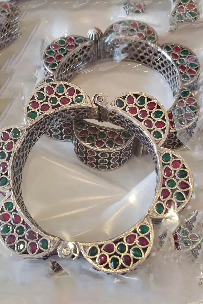 TS-JB0005 Flower shape Bangle set - Image 1