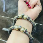 Dual tone bangle with screw