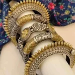 Dual tone bangle with screw