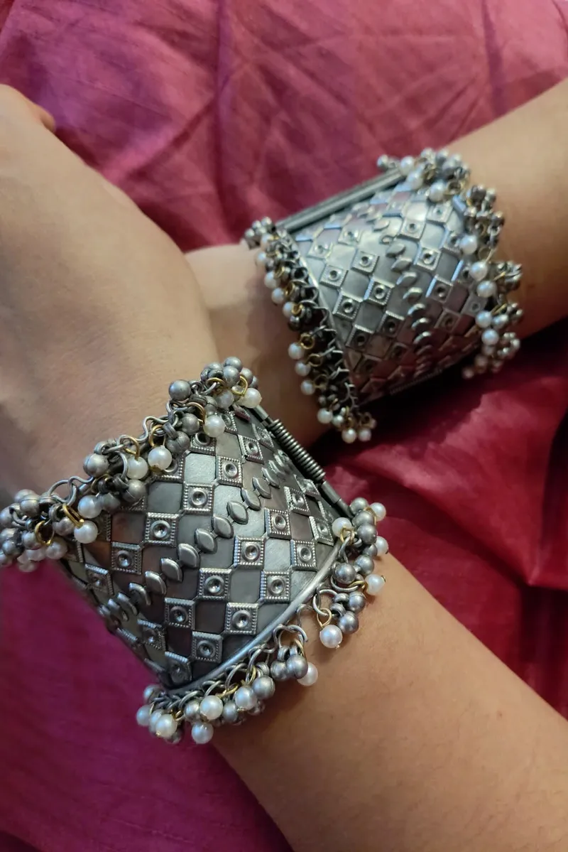 TS-JB0026 Silver oxidise bracelet - Image 1